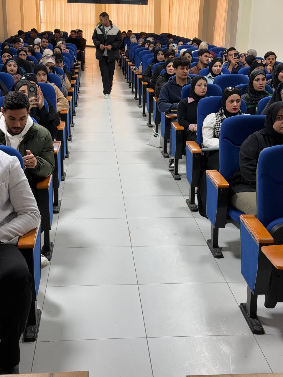 قاعة المحاضرات الرئيسية